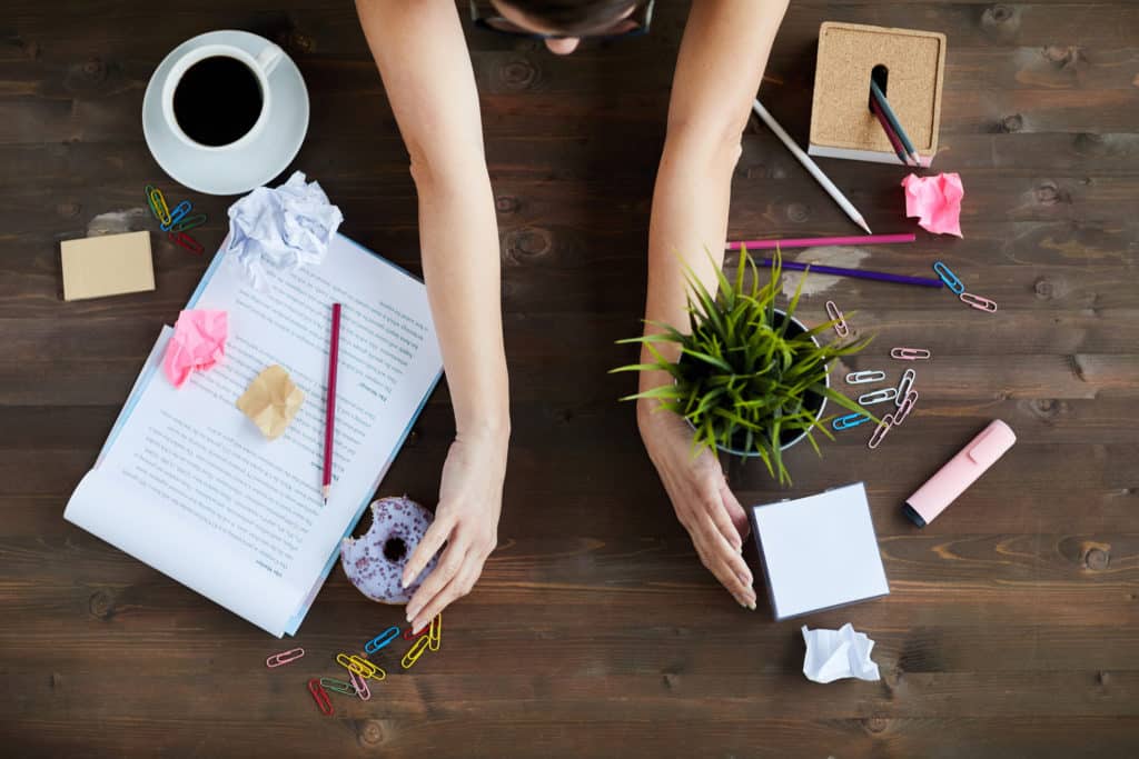 How to Organize Your Workspace / Keep Order in Your Office