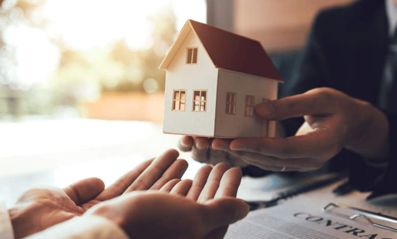 Real Estate Agent 